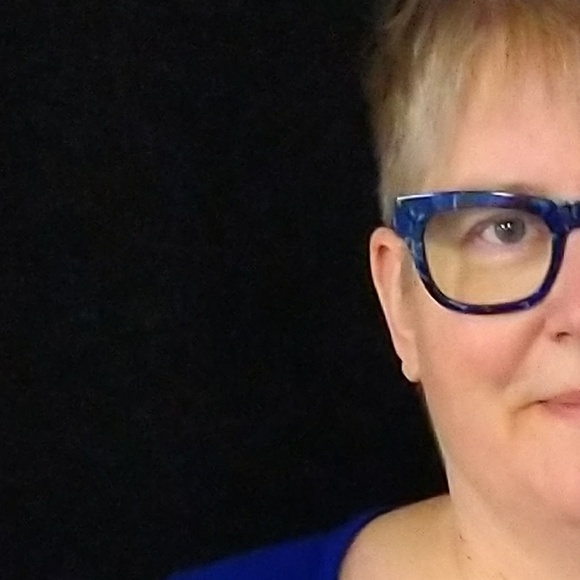 Meet your Posher, Laurie - Picture 1 of 1